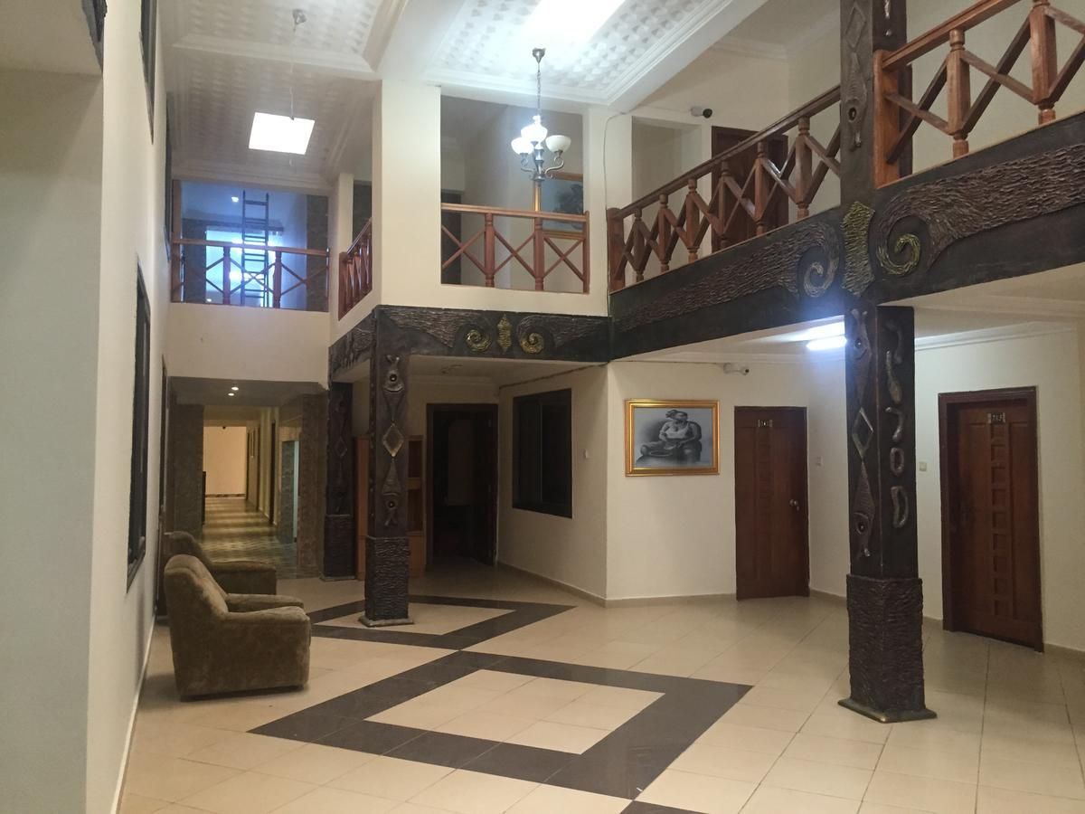 Ampomaah Hotel Аккра Экстерьер фото